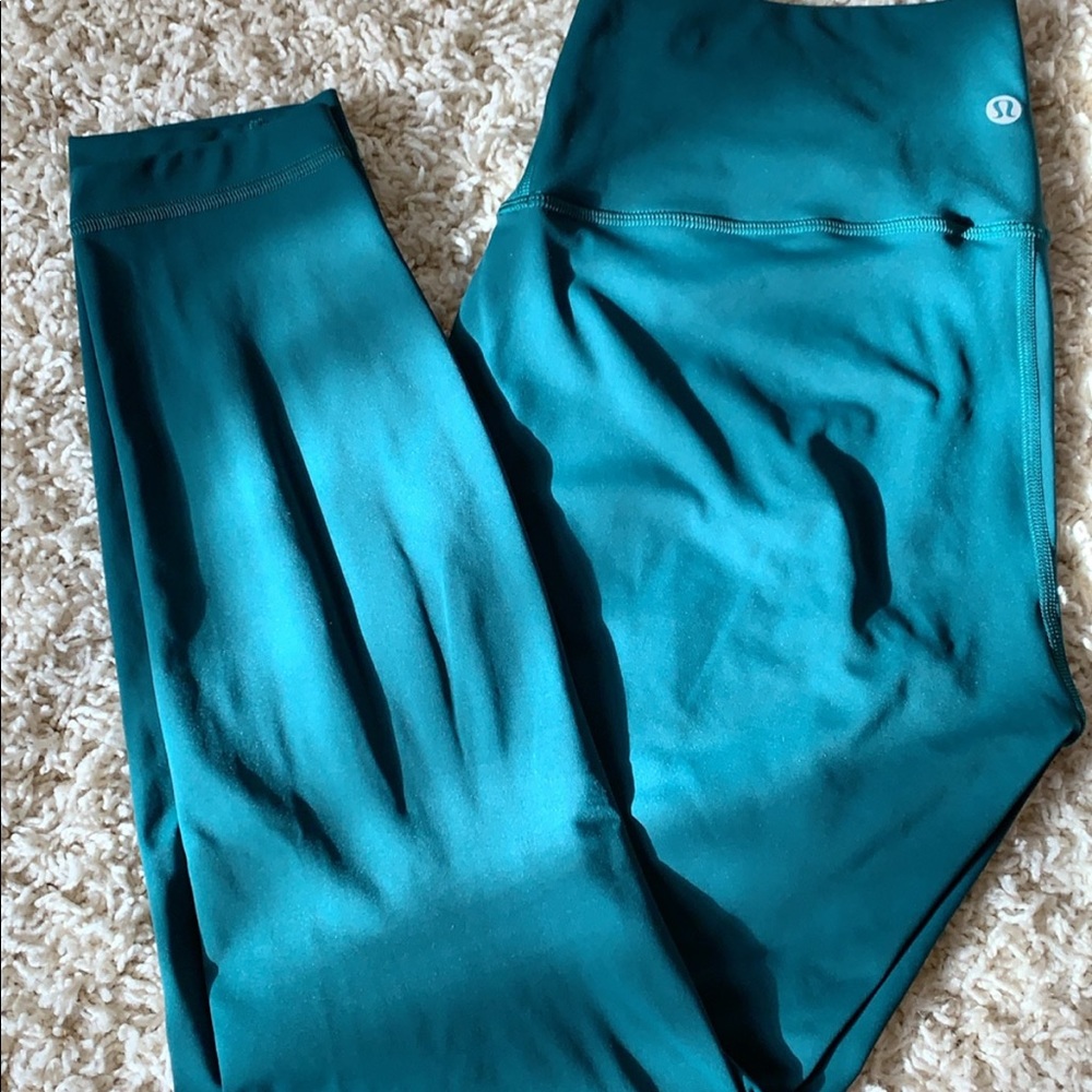 Lululemon Wonder Unders Nulux . Size 8. 25’ length